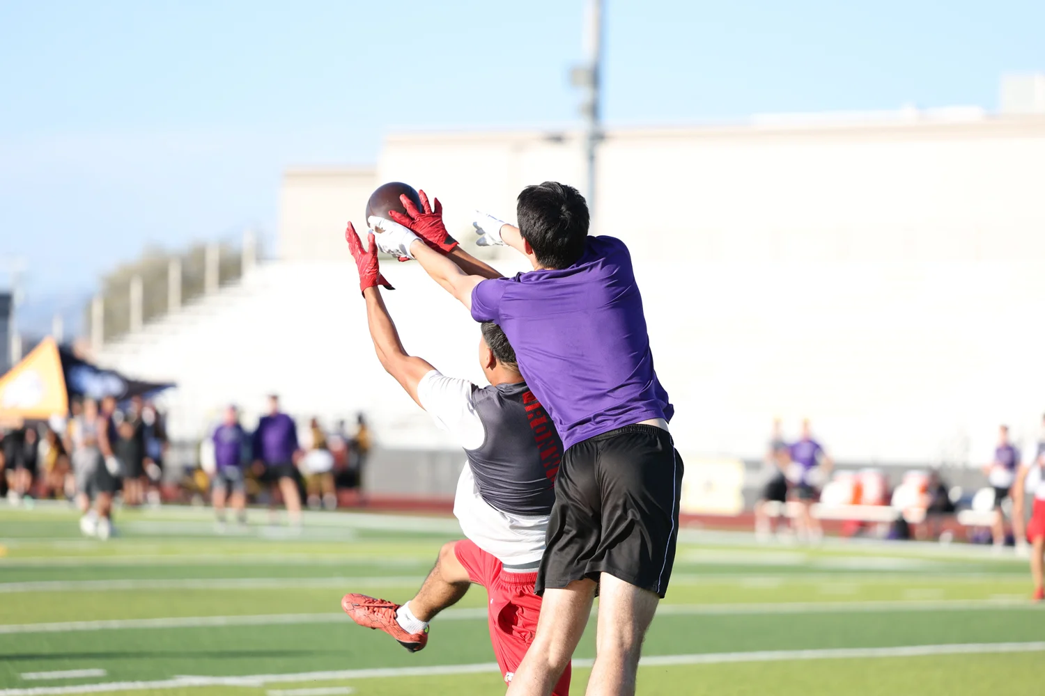 DB going after the ball on defense